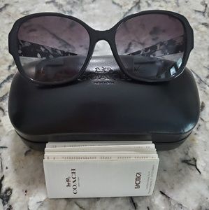 Coach HC8166 Sunglasses